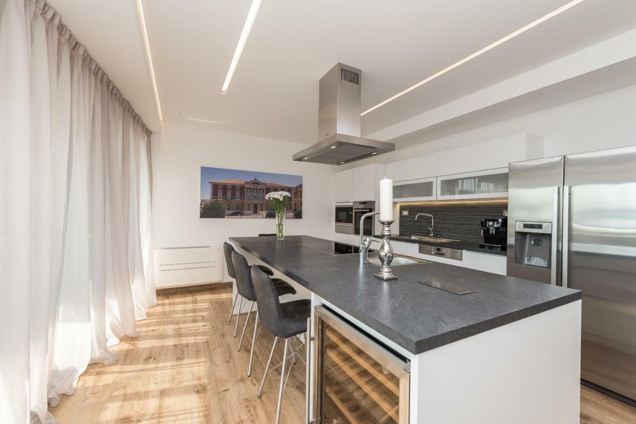 Appartamento Luxury Penthouse Cosmacendi Zara Esterno foto