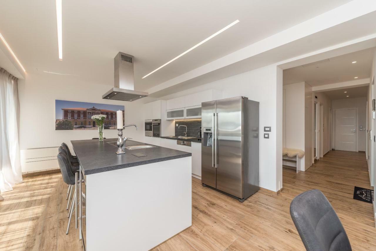 Appartamento Luxury Penthouse Cosmacendi Zara Esterno foto