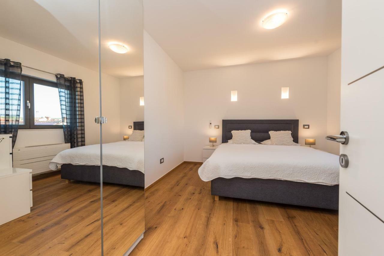 Appartamento Luxury Penthouse Cosmacendi Zara Esterno foto